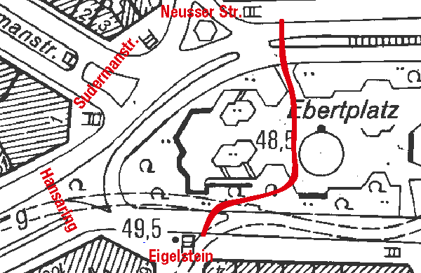 Verwaltungsvorschlag; Weg  (rot markiert) durch die Platzfläche nit neuer Rampe im Süden. - © gf  2005